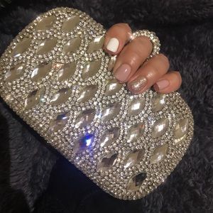 ELEGANT CRYSTAL RHINESTONE CLUTCH